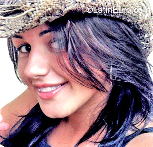 Date this voluptuous Brazil girl Aureani from Gelileia BR6819