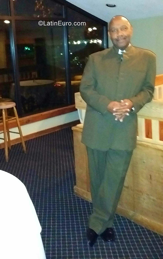 Date this passionate United States man Roland from New Britain US13251