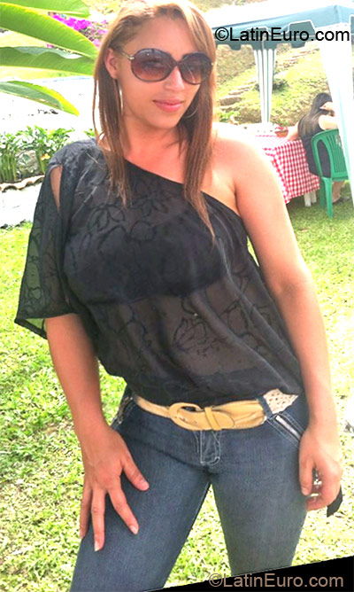 Date this attractive Colombia girl Ana Maria from Manizales CO10773
