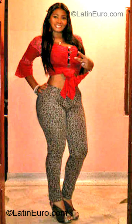 Date this foxy Colombia girl Maria fernanda from Cali CO10794