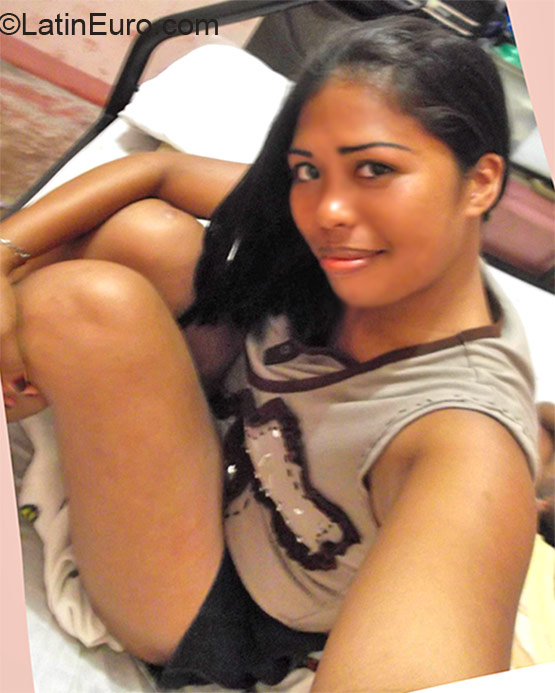 Date this happy Philippines girl Petirose from Bislig City PH478