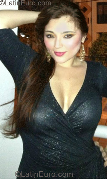 Date this fun Colombia girl Elizabeth from Santa Marta CO10827