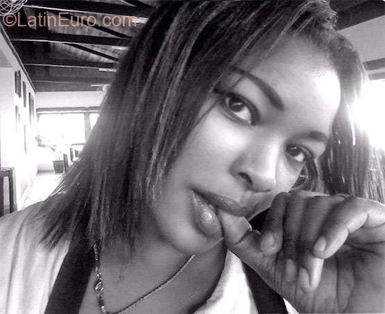 Date this voluptuous Brazil girl Michele from Cananeia BR6912