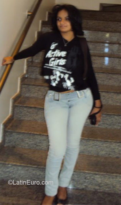 Date this funny Brazil girl Evania from Formoso Do Araguaia BR6924