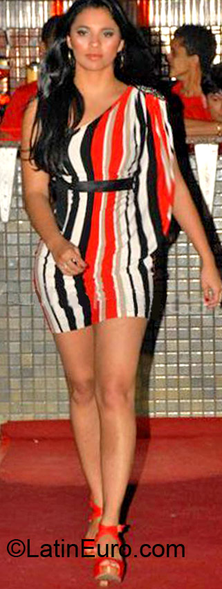 Date this georgeous Brazil girl Ludmila from Governador valadares BR7841