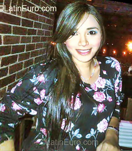 Date this cute Colombia girl Eliana from Monteria CO10893