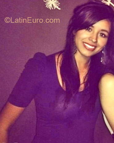 Date this voluptuous Colombia girl Diana from Bogota CO11074