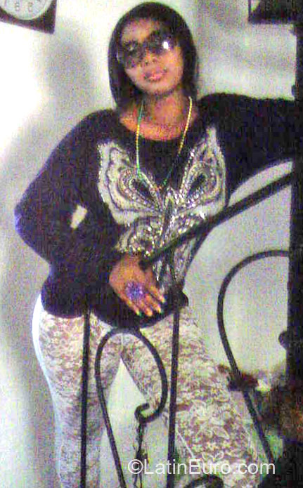 Date this nice looking Jamaica girl Kadean from Kingston GB683