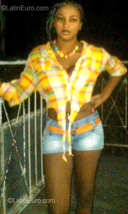 Date this stunning Jamaica girl Alexandra from Old harbour JM685