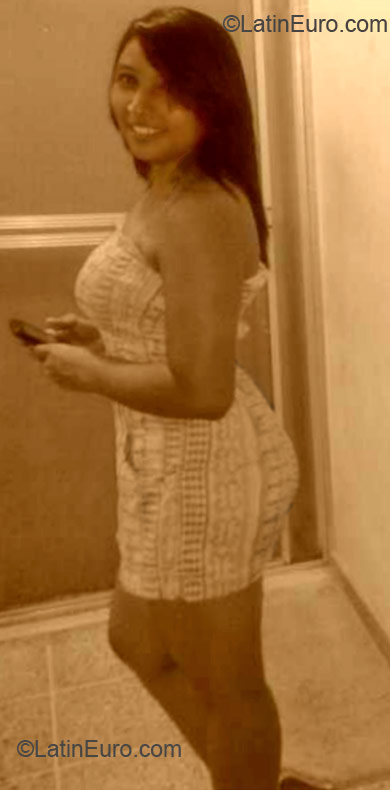 Date this hot Honduras girl Yonelin from El Progreso Yoro HN718