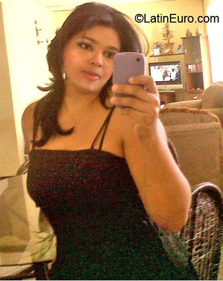 Date this charming Honduras girl Aura celeste from Tegucigalpa HN732