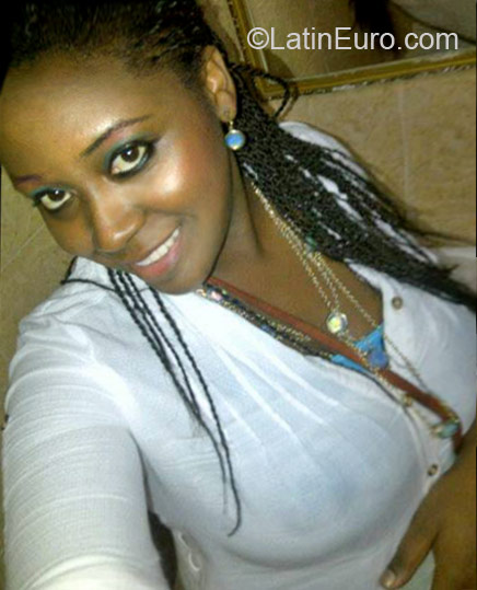 Date this passionate Honduras girl Mari Isabel from La Ceiba HN733