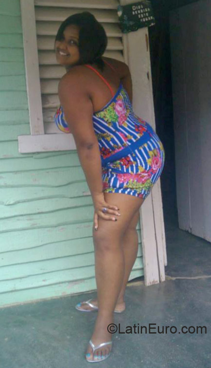 Date this sultry Dominican Republic girl Michel from Valverde Mao DO21116