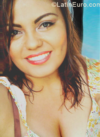 Date this foxy Mexico girl CYNDI19 from Valles MX746