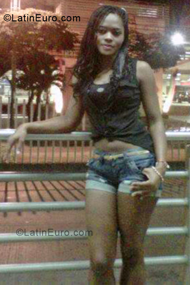 Date this sultry Colombia girl Jeimy rivas from Cali CO11297