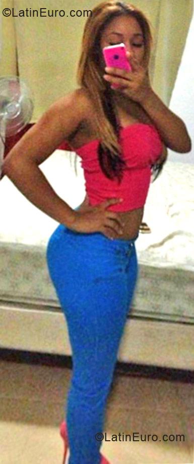 Date this lovely Dominican Republic girl Elizabeth from Bonao DO33285