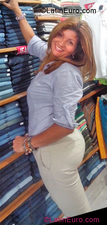 Date this good-looking Colombia girl Danella from Barranquilla CO11351