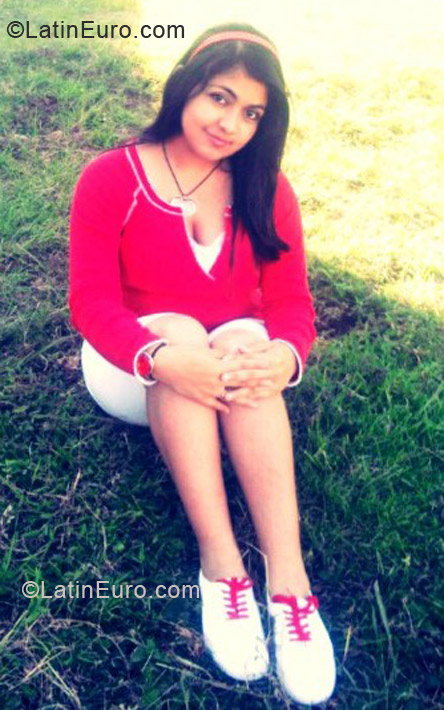 Date this stunning Guatemala girl Yess from Guatamala City GT42