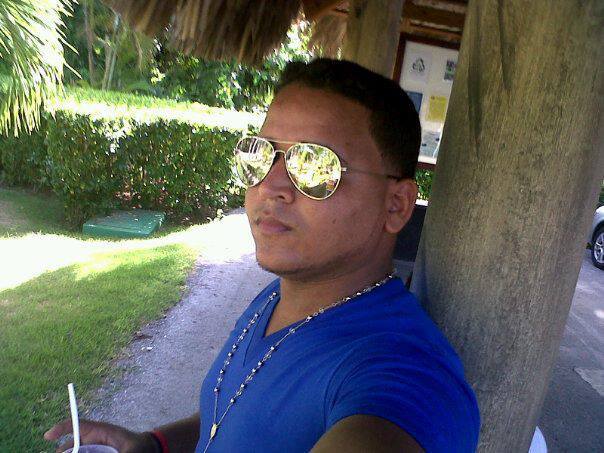 Date this gorgeous Dominican Republic man Bombon16 from Santo Domingo DO12566