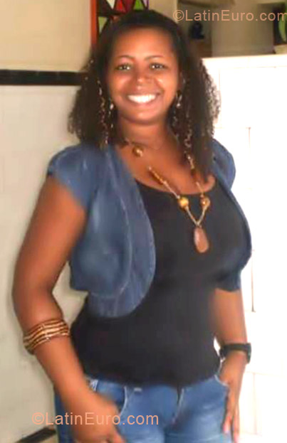 Date this funny Brazil girl Maria Jose from Recife BR7142