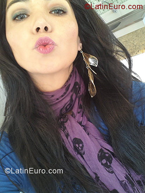 Date this hot Brazil girl Alessandra from Sao Paulo BR7159