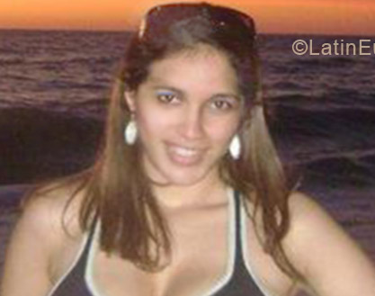 Date this athletic Honduras girl Kenia Funez from Roatan HN772