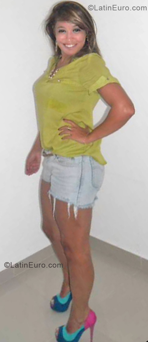 Date this georgeous Brazil girl Rosana from Sao Jose Dos Campos BR7181