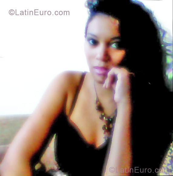 Date this sensual Brazil girl Mayara from Campinas BR7182