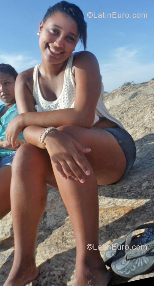 Date this athletic Brazil girl Kassiani from Rio De Janeiro BR7183