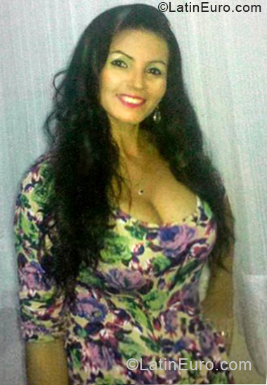 Date this lovely Brazil girl Fabiana from Aracaju BR7189