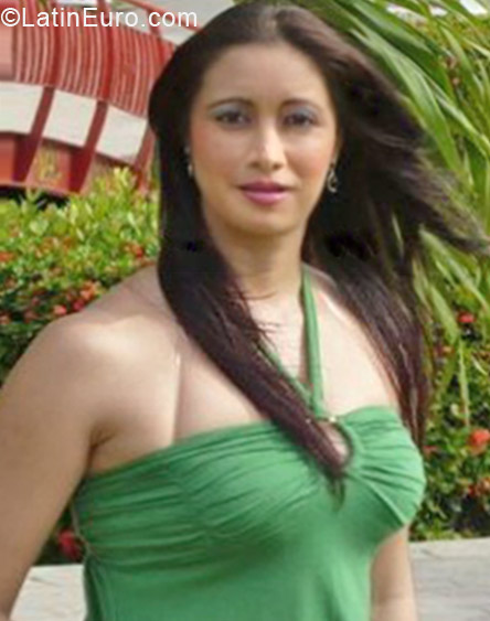 Date this athletic Colombia girl MARIA ANTONIA from Bogota CO11523