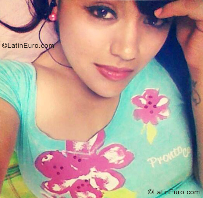 Date this georgeous Colombia girl Sofia from Bogota CO11542