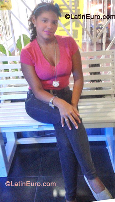 Date this hot Colombia girl Michell from Barranquilla CO11625