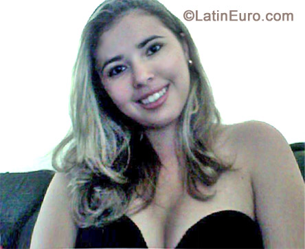 Date this cute Brazil girl Kathelen from Rio Verde BR7249