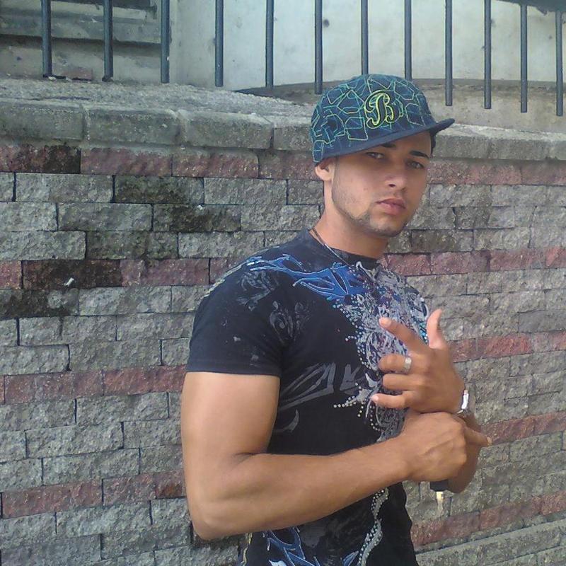 Date this athletic Dominican Republic man Aneury canela a from La Vega DO13362
