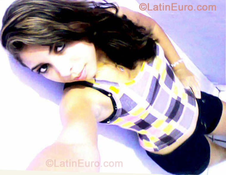 Date this hard body Brazil girl Yara from Belem BR7276