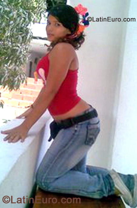 Date this hot Colombia girl Daily de la pea from Barranquilla CO11716
