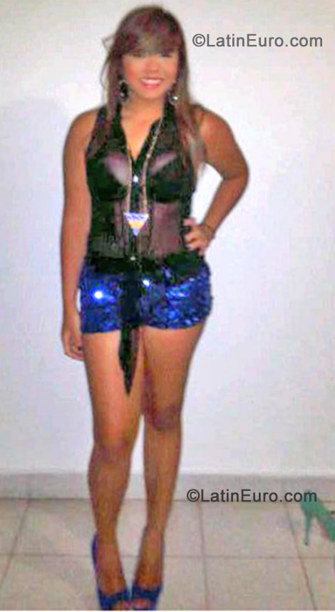 Date this foxy Colombia girl Karla from Barranquilla CO11742