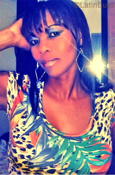 Date this gorgeous Brazil girl Maria Cristina from Jau BR7305