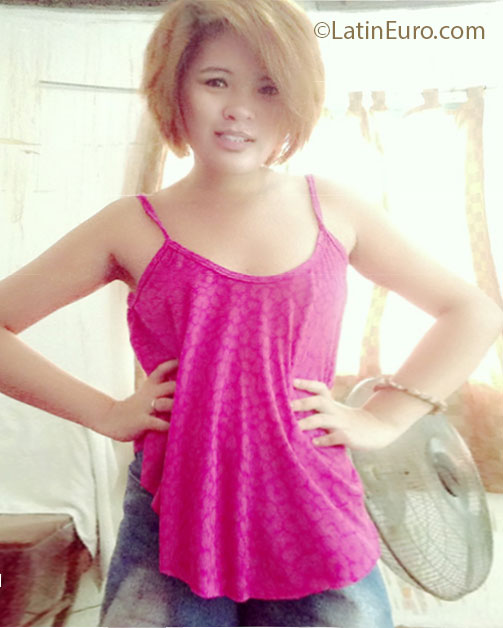 Date this gorgeous Philippines girl April from Manila PH527