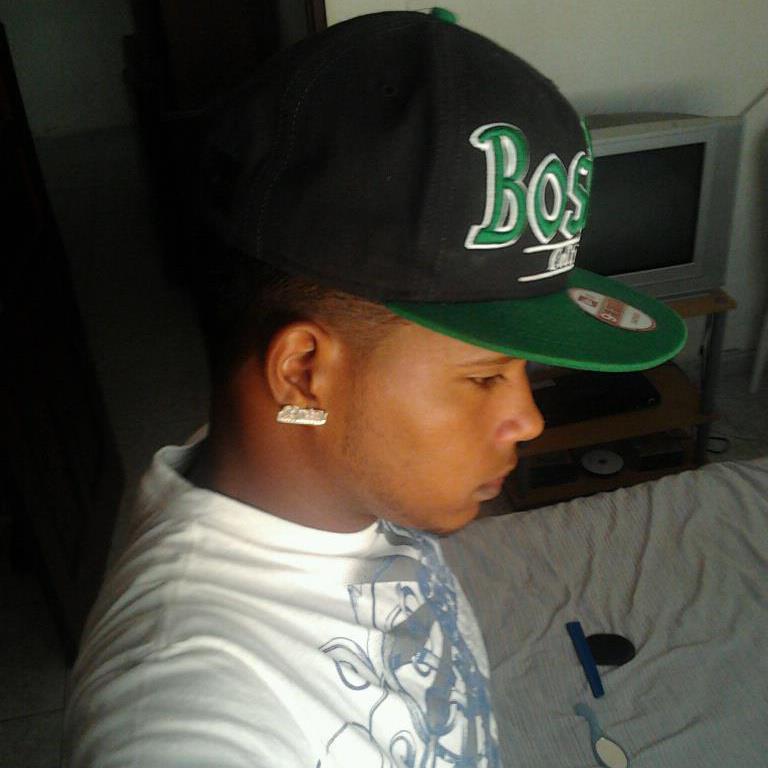 Date this happy Dominican Republic man Ruben dario from La Vega DO13809