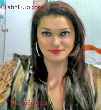 Date this happy Brazil girl Sueli from Itai BR7463