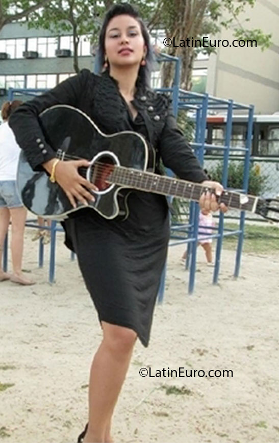 Date this georgeous Brazil girl Daniela from Rio De Janeiro BR7360