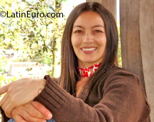 Date this young Colombia girl Cristina from Manizales CO11884