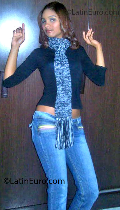 Date this charming Brazil girl Kallyany from Brasilia BR7387