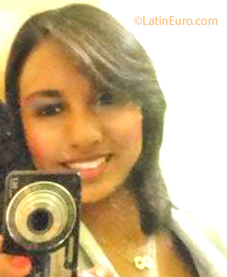 Date this hot Brazil girl Thais from Rio de Janeiro BR7394