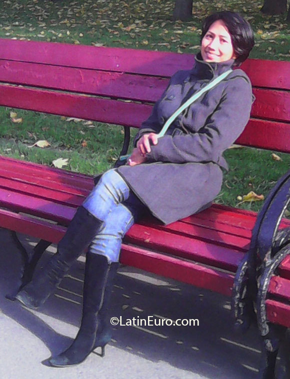 Date this nice looking Russia girl Maricel from Moscow PH538