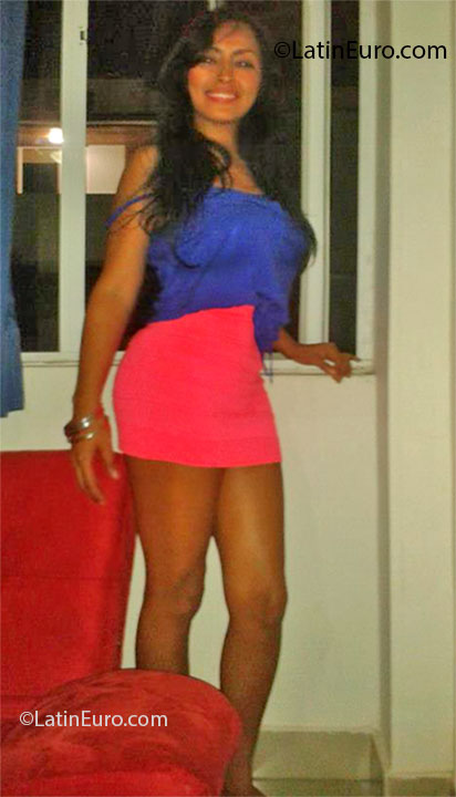 Date this sensual Colombia girl Gisella from Barranquilla CO11962