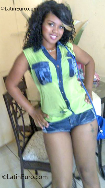 Date this beautiful Jamaica girl Tracey from Montego Bay JM956