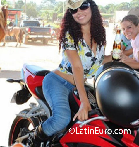 Date this good-looking Brazil girl Marcela from Alto Paraiso BR7458